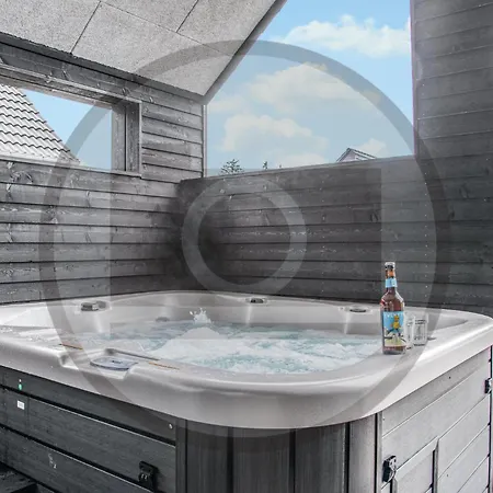 4 Bedroom Amazing In Holiday home