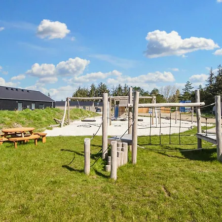 Holiday home 4 Bedroom Amazing In